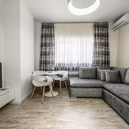 Miku Apartment-City Walk 1Bd Stylish Apartment Тирана Екстериор снимка