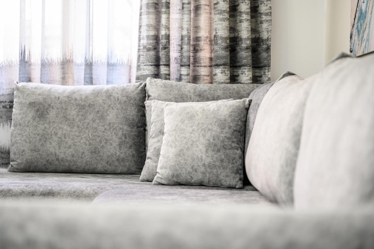 Miku Apartment-City Walk 1Bd Stylish Apartment Тирана Екстериор снимка