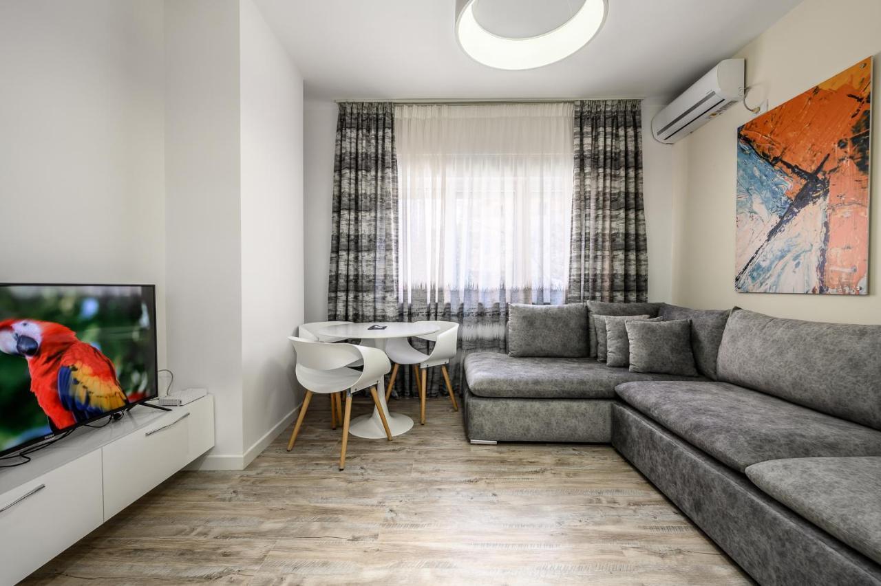 Miku Apartment-City Walk 1Bd Stylish Apartment Тирана Екстериор снимка