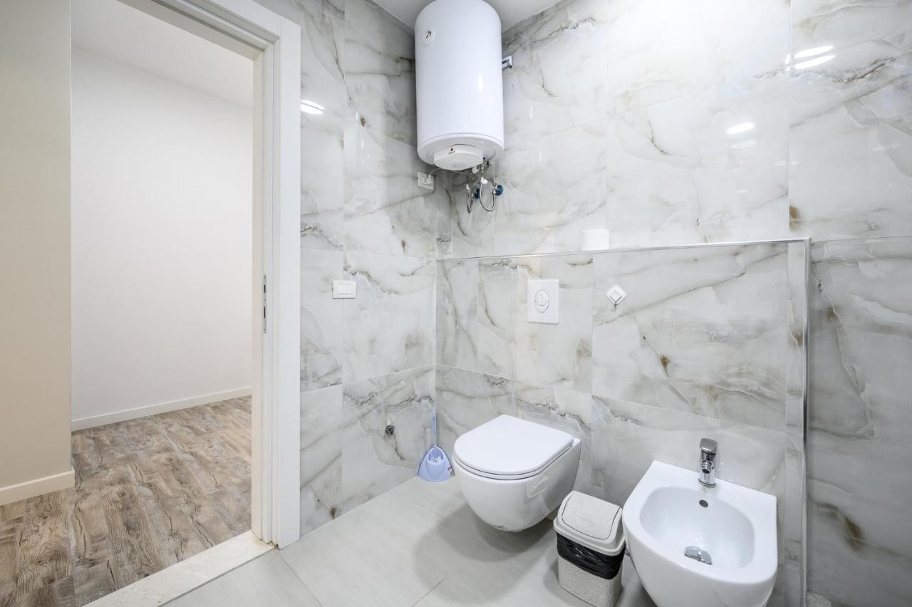 Miku Apartment-City Walk 1Bd Stylish Apartment Тирана Екстериор снимка
