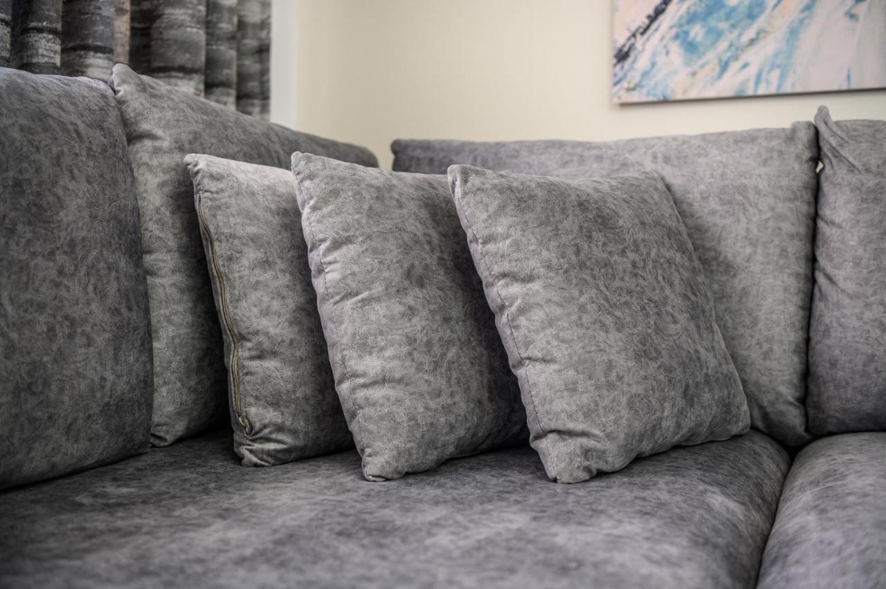 Miku Apartment-City Walk 1Bd Stylish Apartment Тирана Екстериор снимка
