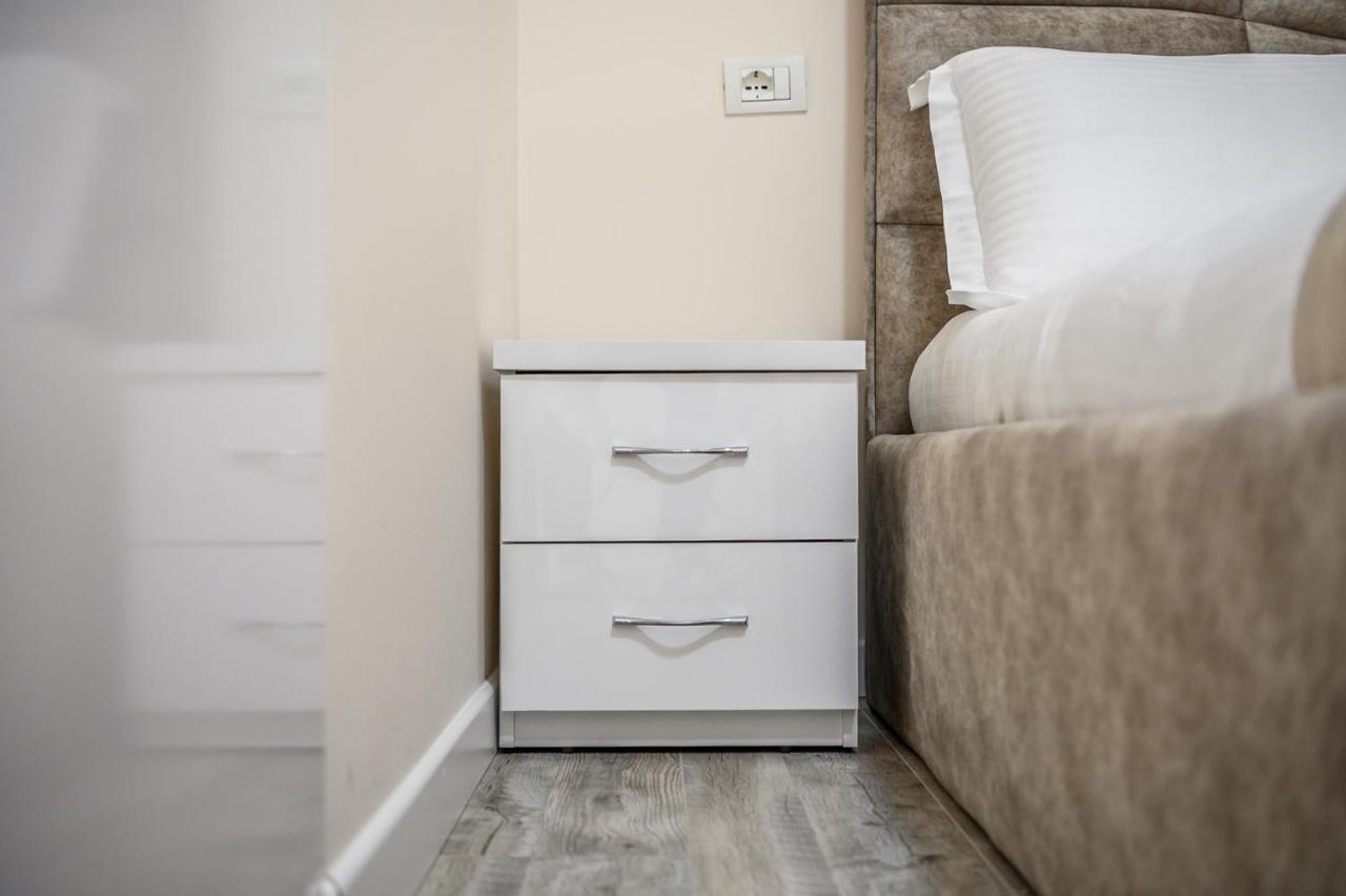 Miku Apartment-City Walk 1Bd Stylish Apartment Тирана Екстериор снимка